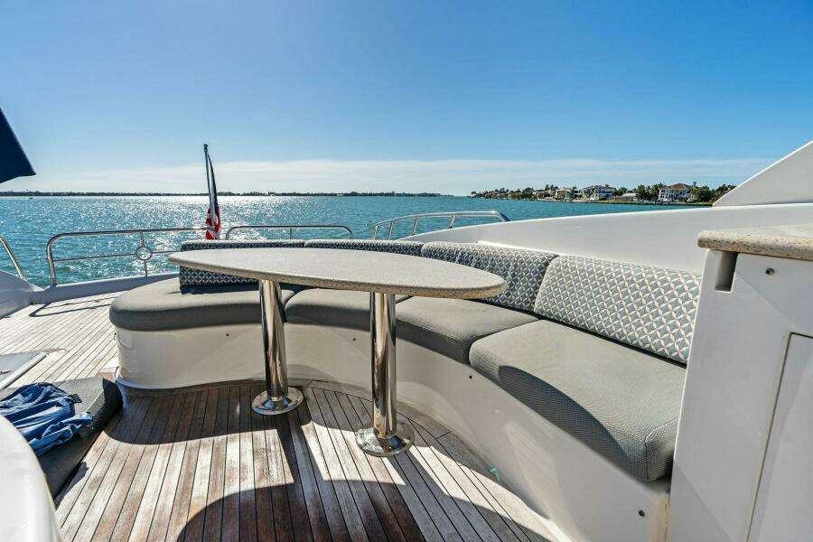2005 Lazzara Yachts 80 'Summerwind' - Skybridge Seating