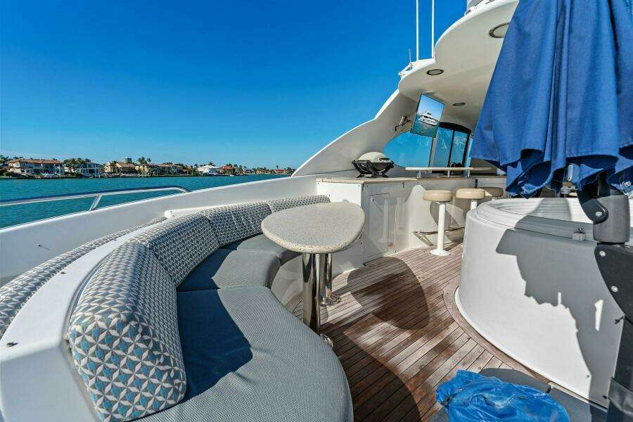 2005 Lazzara Yachts 80 'Summerwind' - Skybridge Seating