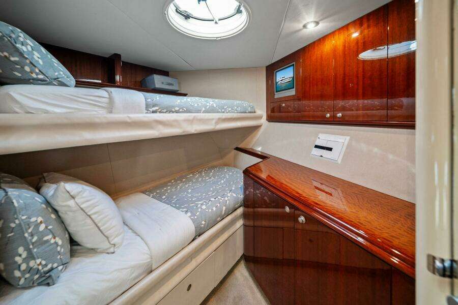 2005 Lazzara Yachts 80 'Summerwind' - Cabin
