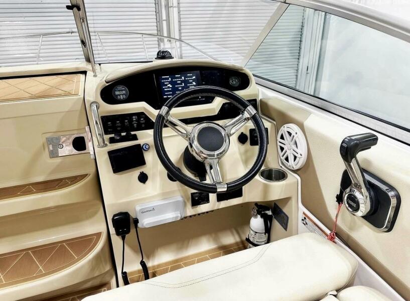 27' 2020 Regal 26 Express