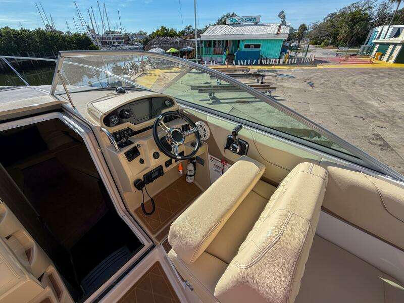 27ft Regal Yacht For Sale