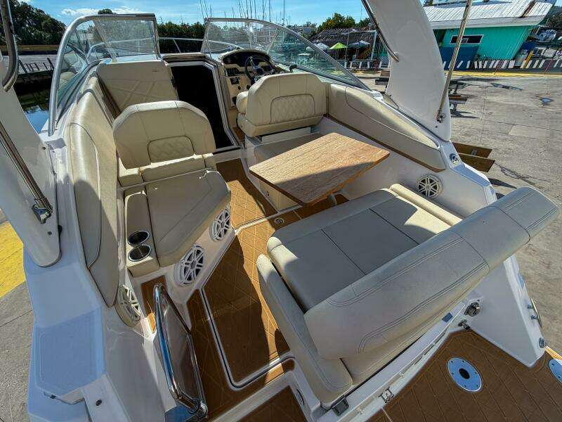 27ft Regal Yacht For Sale