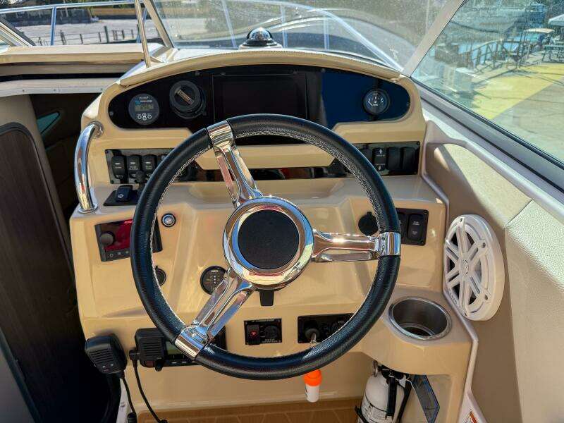 27ft Regal Yacht For Sale