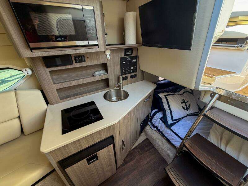 27ft Regal Yacht For Sale