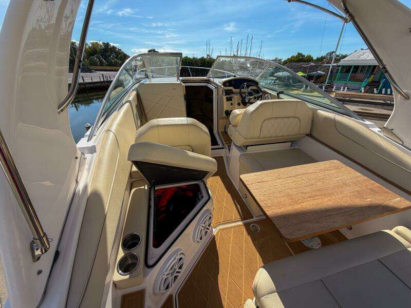 27ft Regal Yacht For Sale