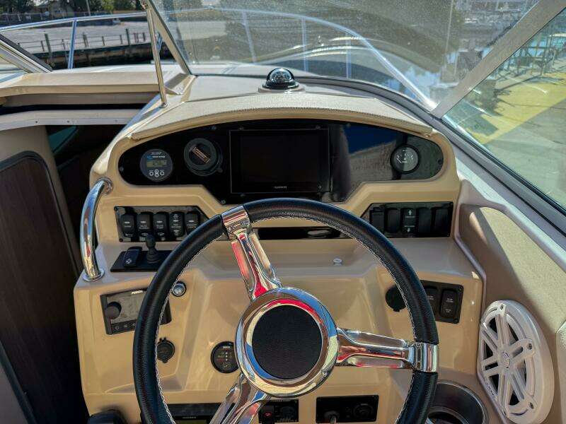 27ft Regal Yacht For Sale