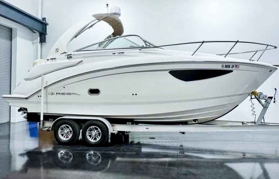 27' 2020 Regal 26 Express