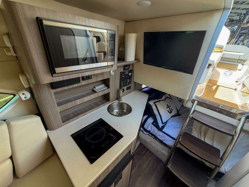 27ft Regal Yacht For Sale