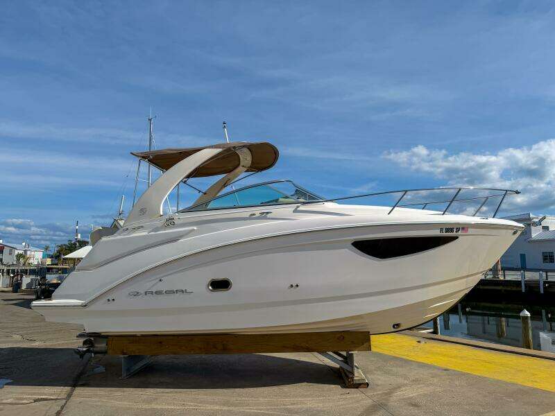 27ft Regal Yacht For Sale