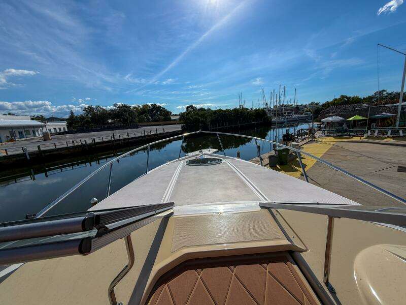 27ft Regal Yacht For Sale