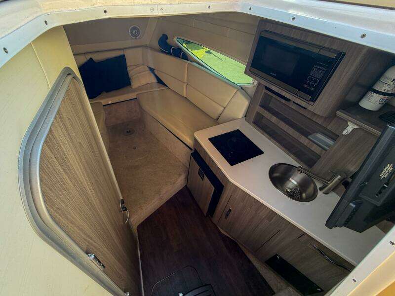 27ft Regal Yacht For Sale