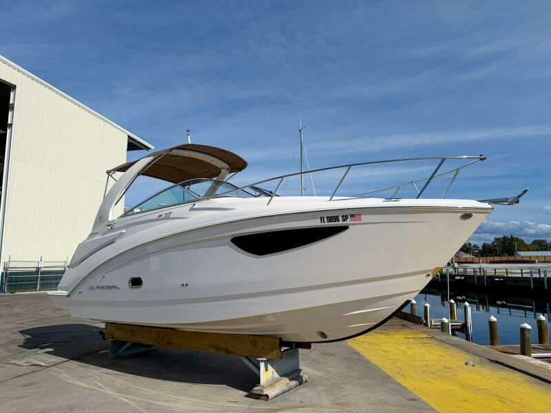 27ft Regal Yacht For Sale