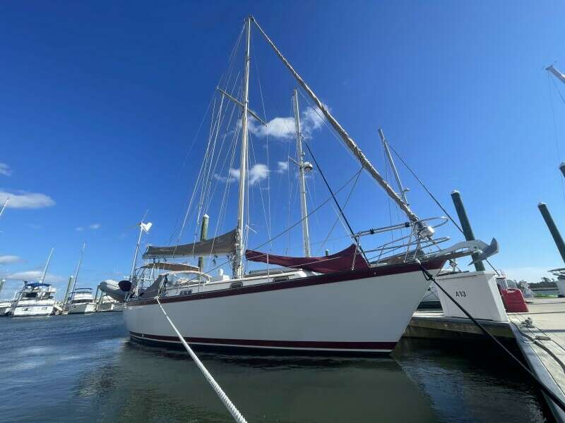 Inamorata 36ft Pearson Yacht For Sale