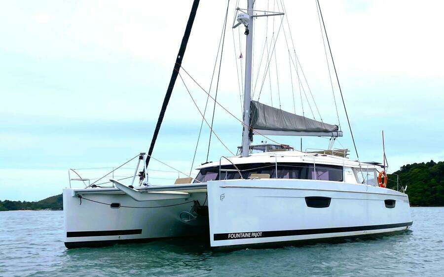 Absinthe 49ft Fountaine Pajot Yacht For Sale