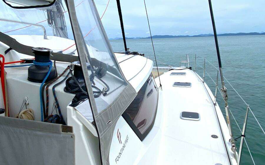 Absinthe 49ft Fountaine Pajot Yacht For Sale