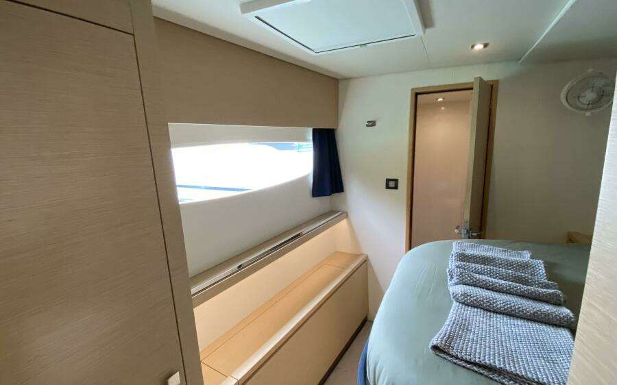 Absinthe 49ft Fountaine Pajot Yacht For Sale