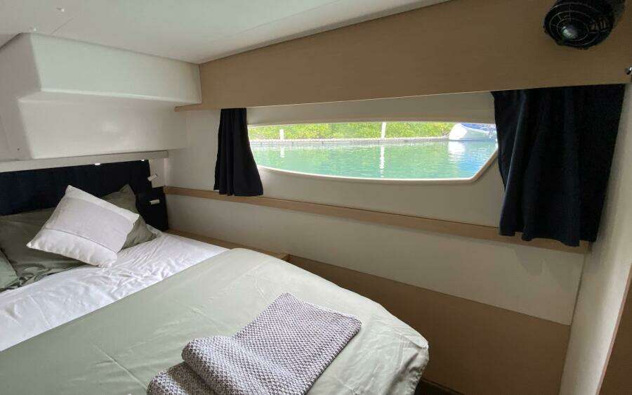 Absinthe 49ft Fountaine Pajot Yacht For Sale