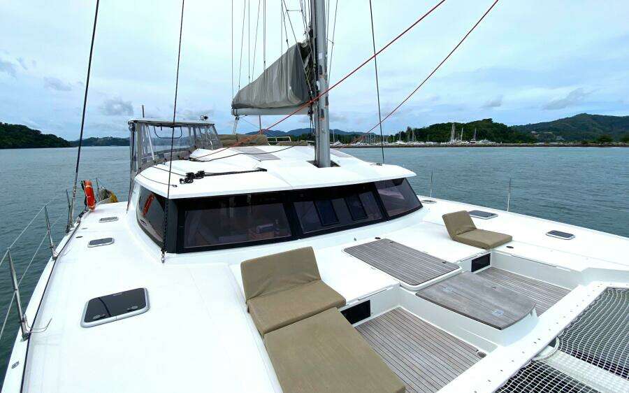Absinthe 49ft Fountaine Pajot Yacht For Sale