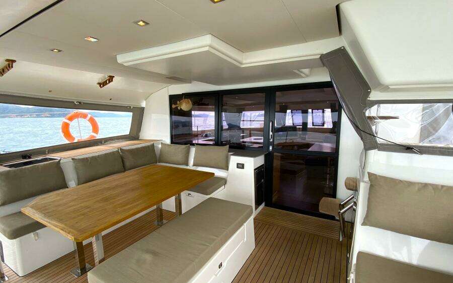 Absinthe 49ft Fountaine Pajot Yacht For Sale