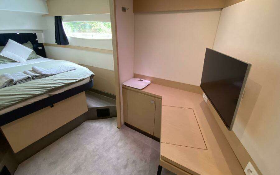 Absinthe 49ft Fountaine Pajot Yacht For Sale