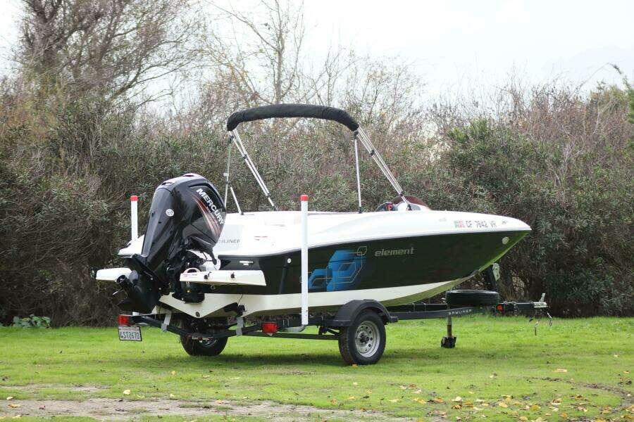 16ft Bayliner Yacht For Sale