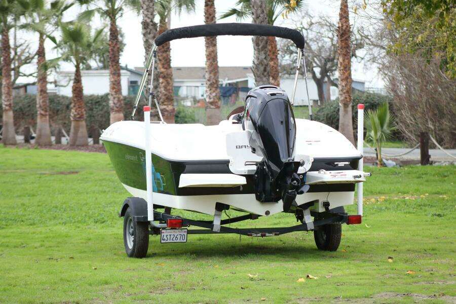 16ft Bayliner Yacht For Sale