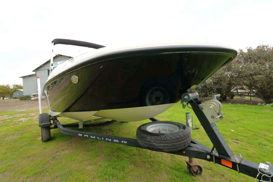 16ft Bayliner Yacht For Sale