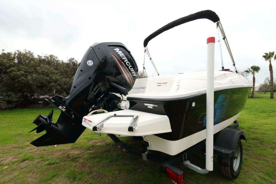 16ft Bayliner Yacht For Sale