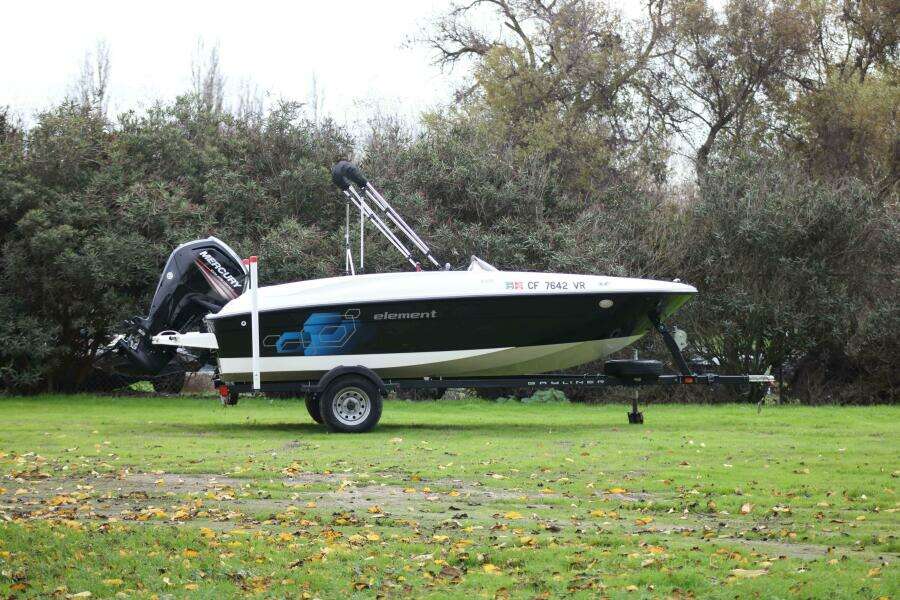 16ft Bayliner Yacht For Sale