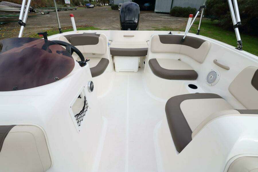 16ft Bayliner Yacht For Sale