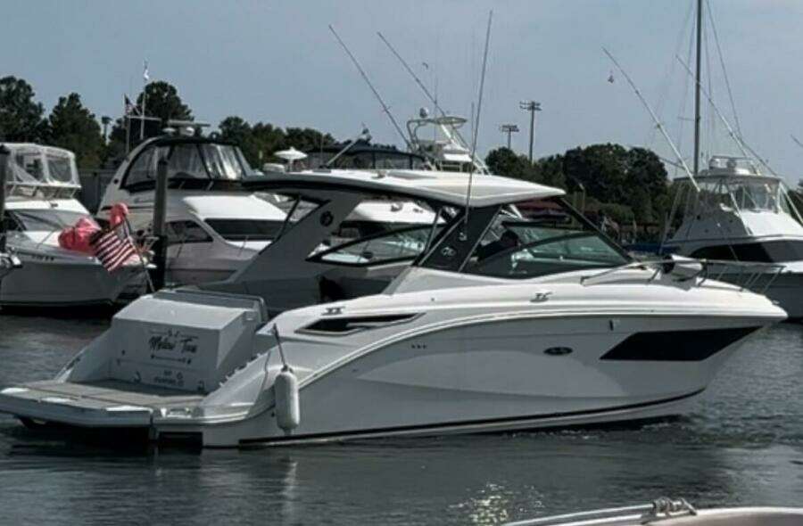 32ft Sea Ray Yacht For Sale