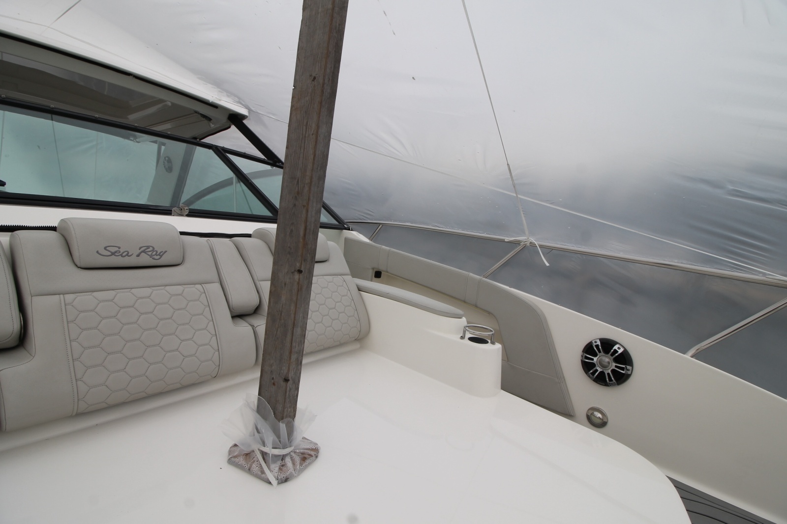 2020 Sea Ray Sundancer 320