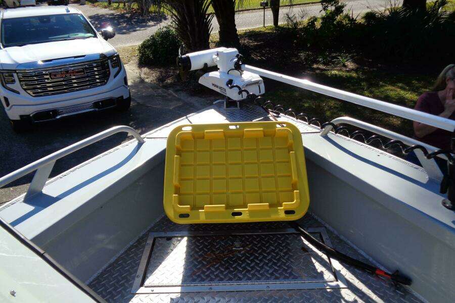 25ft Hewes Yacht For Sale