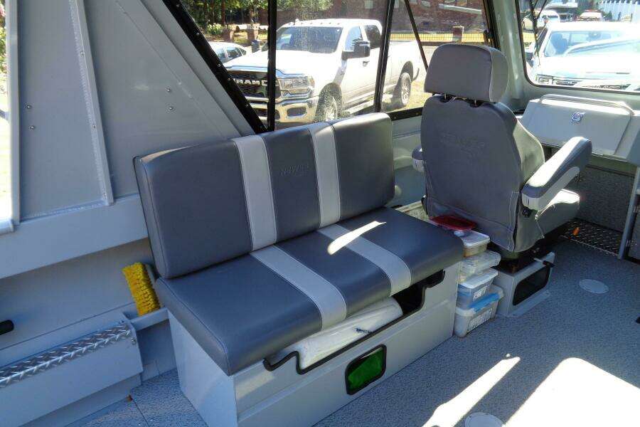 25ft Hewes Yacht For Sale