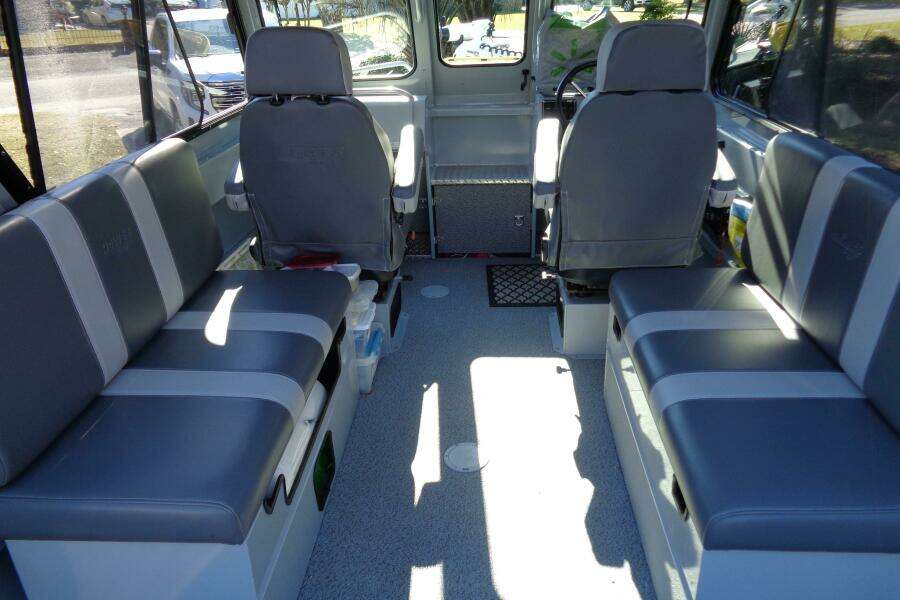 25ft Hewes Yacht For Sale