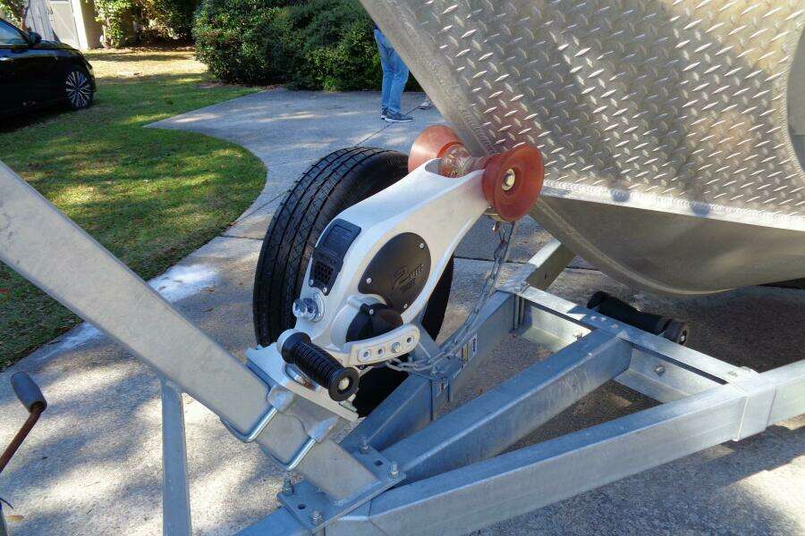 25ft Hewes Yacht For Sale