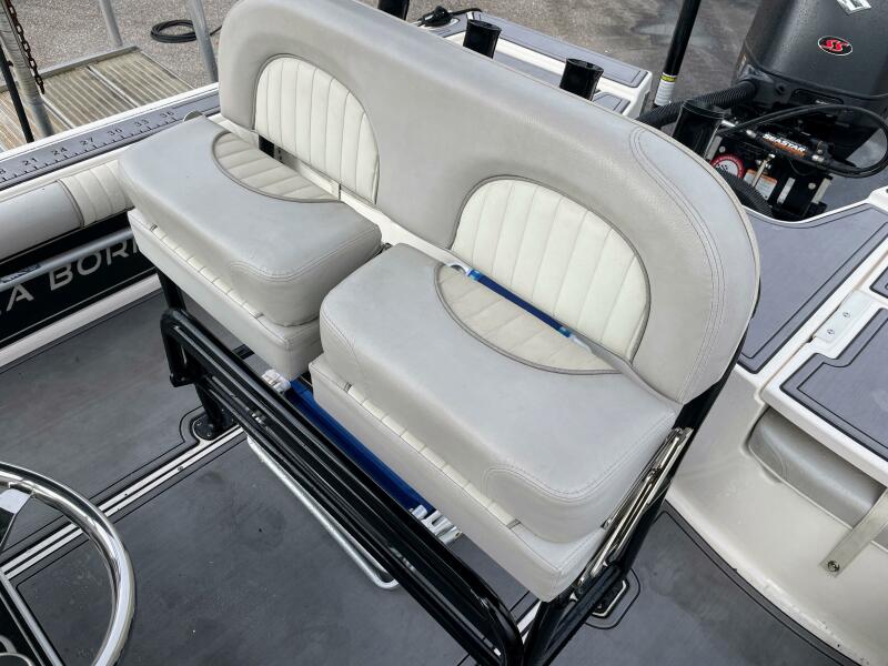 22' 2019 Sea Born FX22