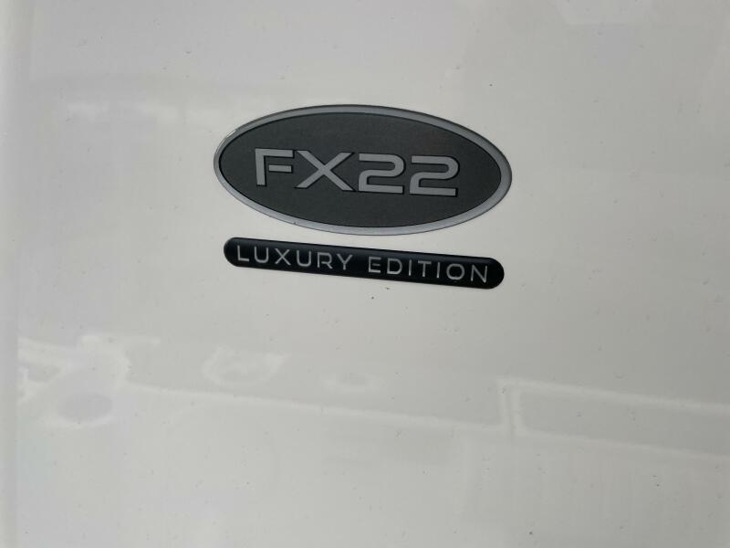 22' 2019 Sea Born FX22