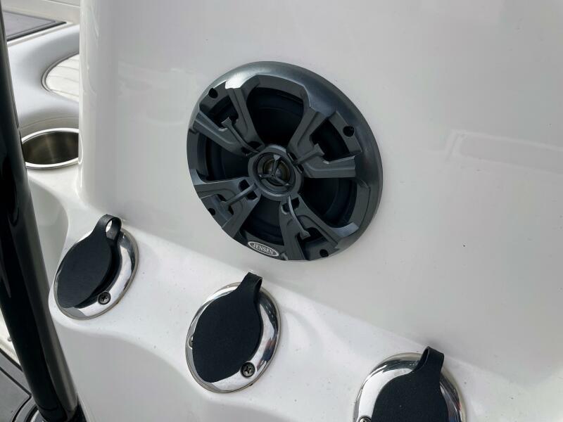 22' 2019 Sea Born FX22