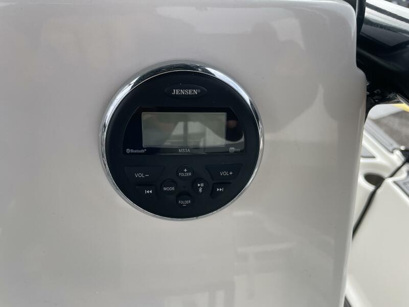 22' 2019 Sea Born FX22