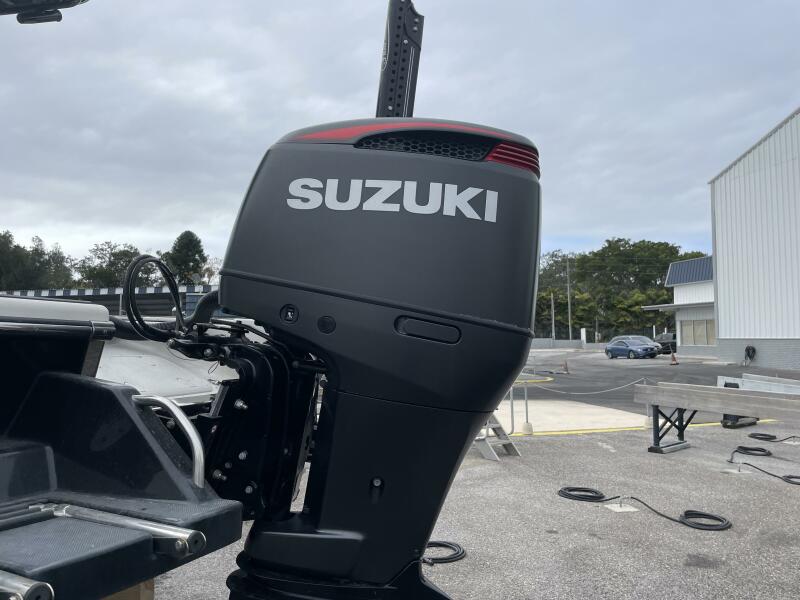 22' 2019 Sea Born FX22