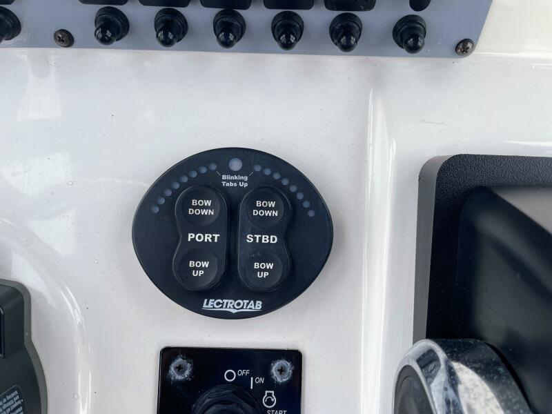 22' 2019 Sea Born FX22