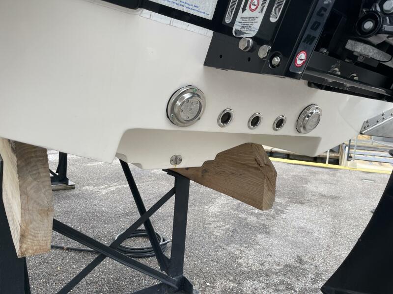 22' 2019 Sea Born FX22