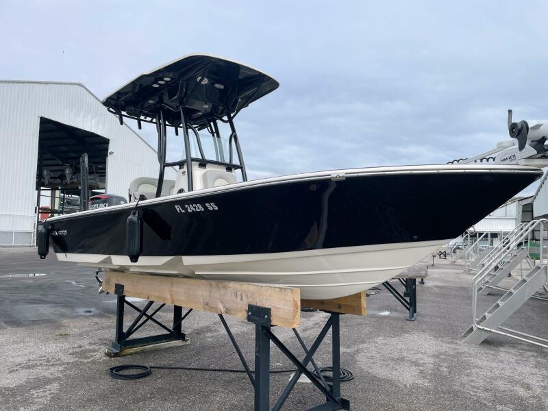 22' 2019 Sea Born FX22