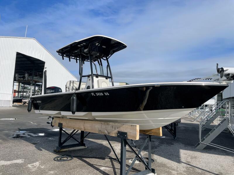 22' 2019 Sea Born FX22