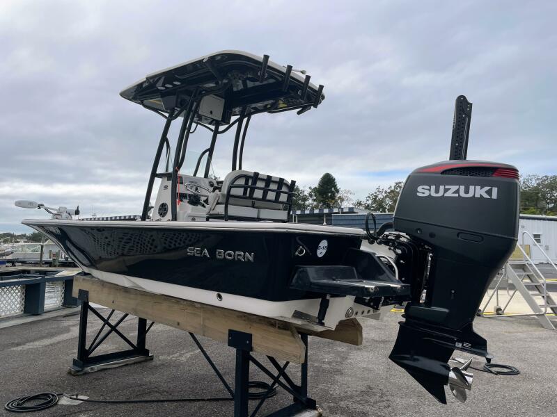 22' 2019 Sea Born FX22