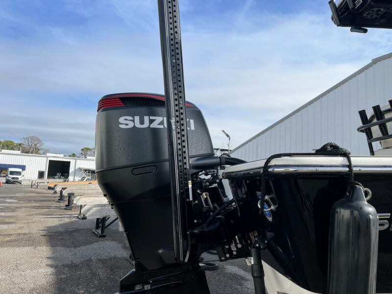 22' 2019 Sea Born FX22