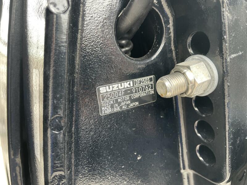 22' 2019 Sea Born FX22