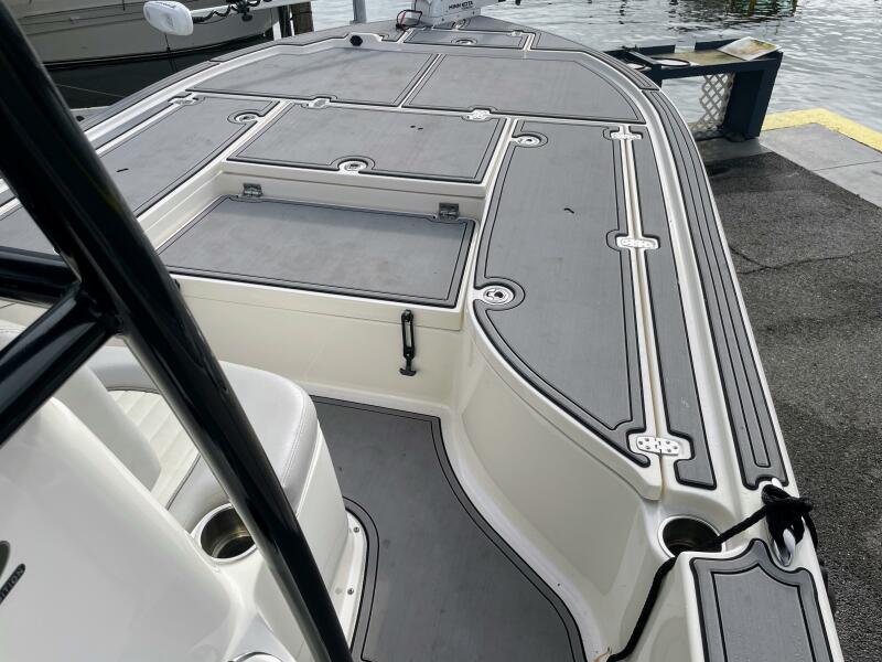 22' 2019 Sea Born FX22