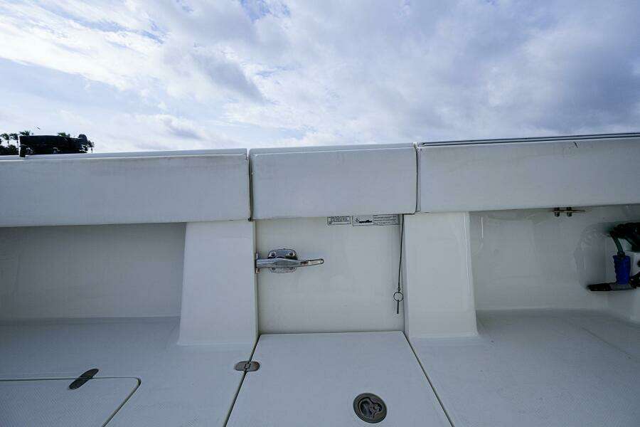 FISHY BUSINESS 39ft SeaVee Yacht For Sale